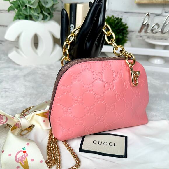 Gucci pink guccissima leather cosmetic clutch or wear as crossbody! - Picture 9 of 13